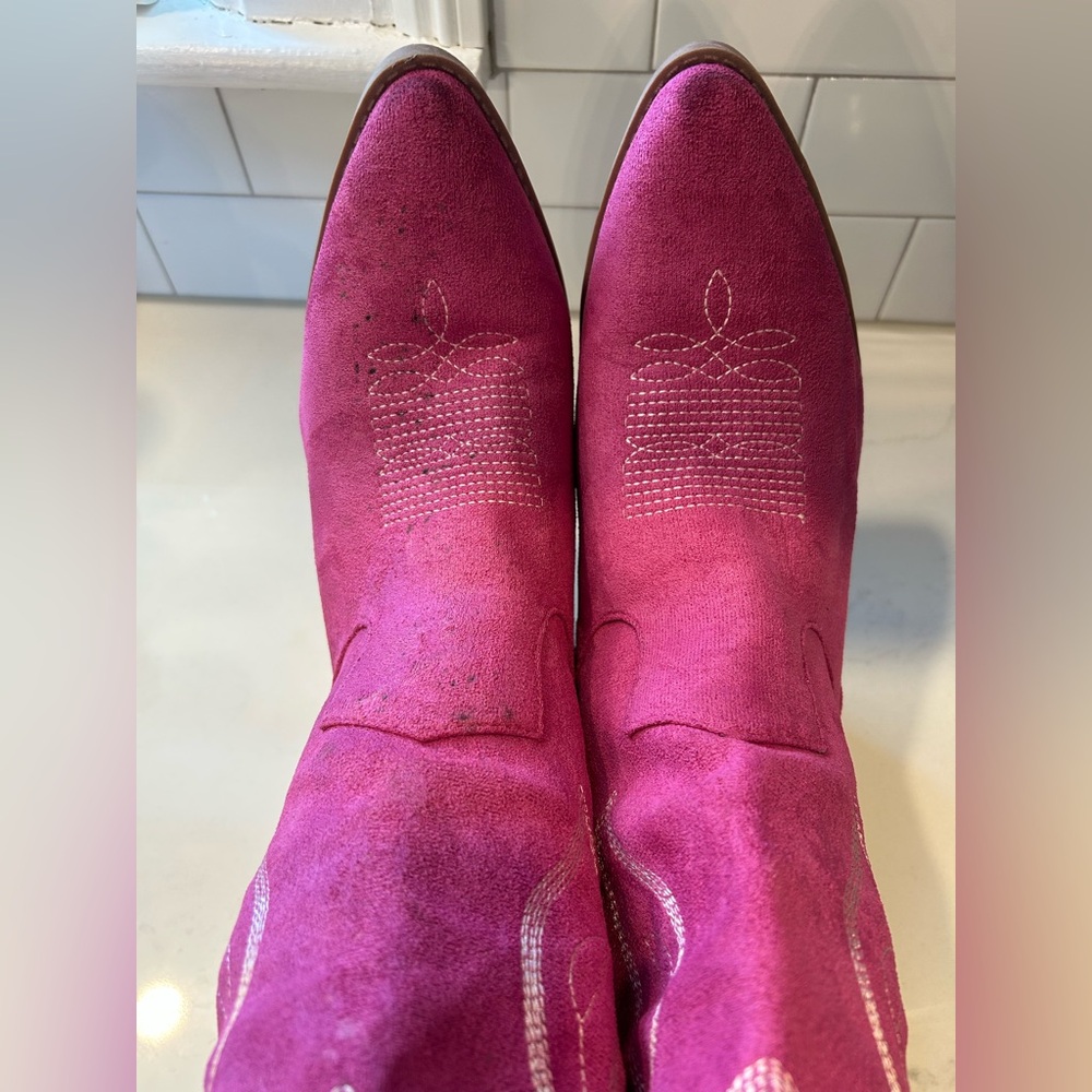 Pink boots - Picture 8 of 9